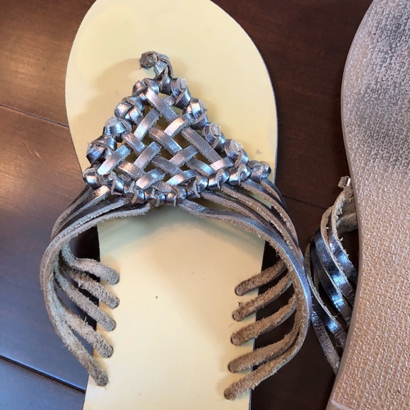 Diba Silver Flip Flops - Picture 4 of 5